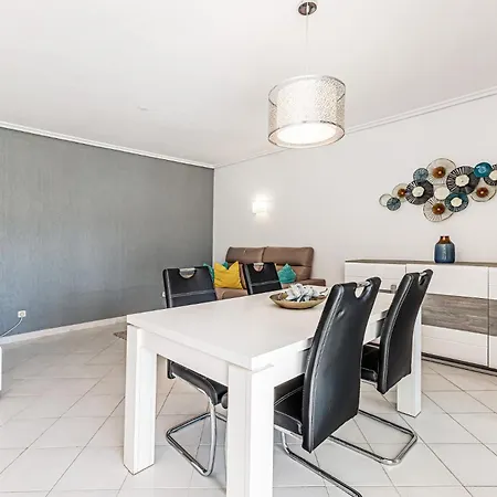 Adalena Oura By Alzira Apartament *